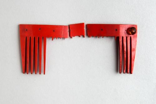 Red Plastic Ornamental Hair Comb