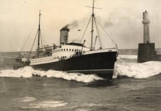 Photograph showing St Clair II entering Aberdeen harbour in rough weather