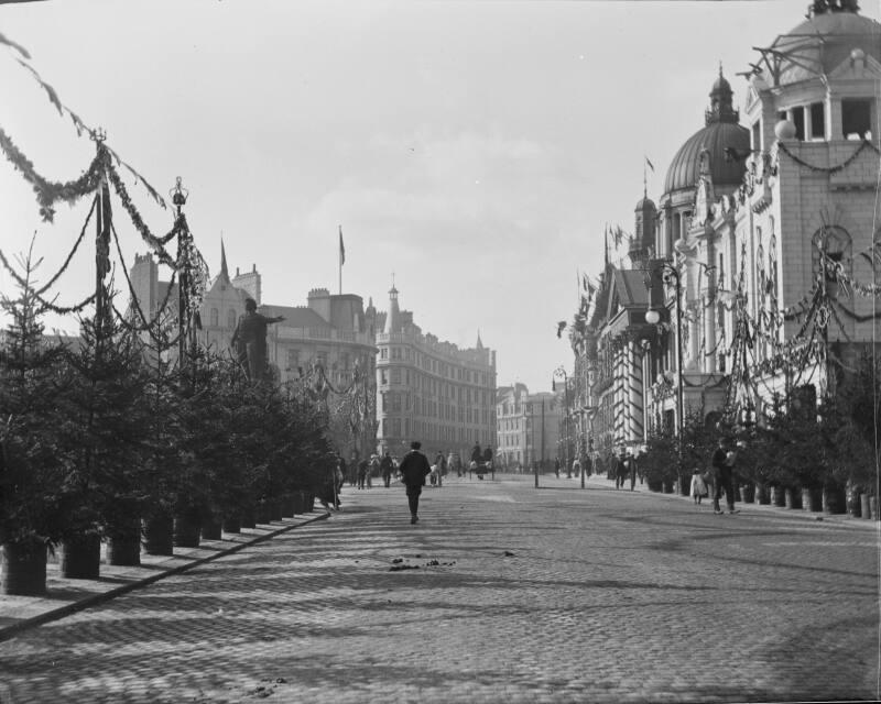 Rosemount Viaduct, Decorated for Royal Visit.   Photographed by George Fraser