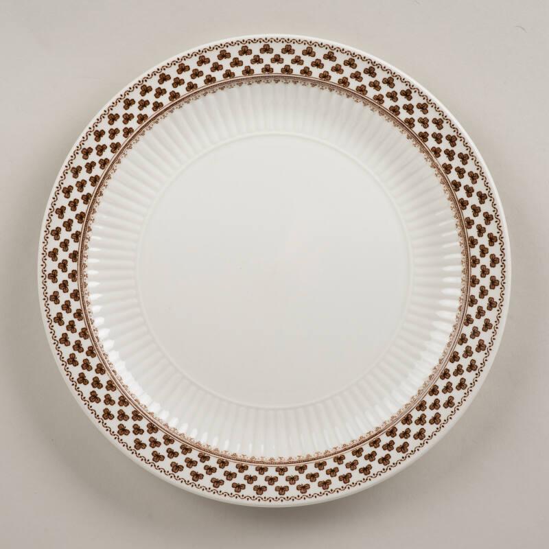 Ironstone 'Sharon' Pattern Plates (4)