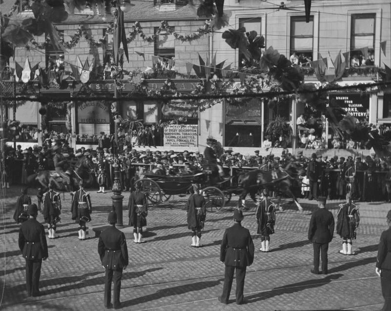 Crowds on Union Street for Royal Visit.  Photographed by George Fraser