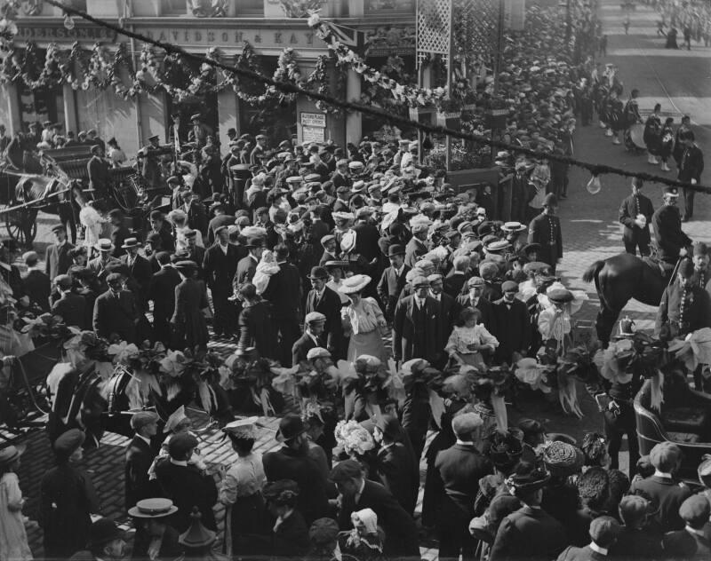 Crowds at  Alford Place for Royal Visit.   Photographed by George Fraser 