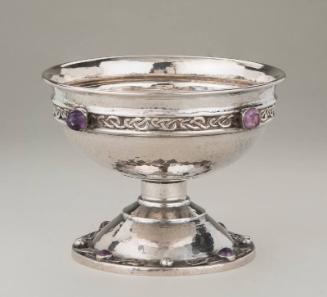 Hammered Silver Standing Bowl