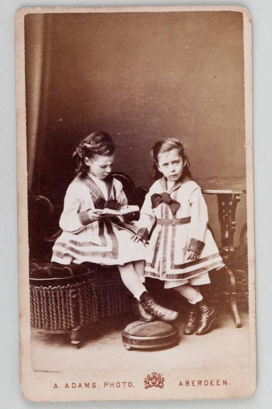 Carte de Visite of two young girls