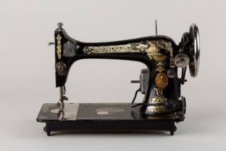 Isabella Park's Singer Sewing Machine