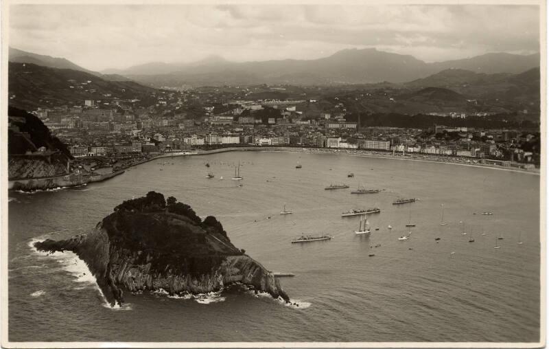 San Sebastian - View of boats in the harbour 
