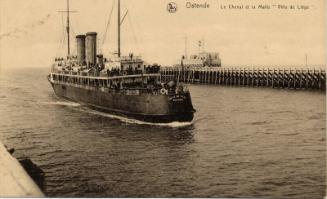 Ostende - Ville de Leige (mail steamer) entering harbou