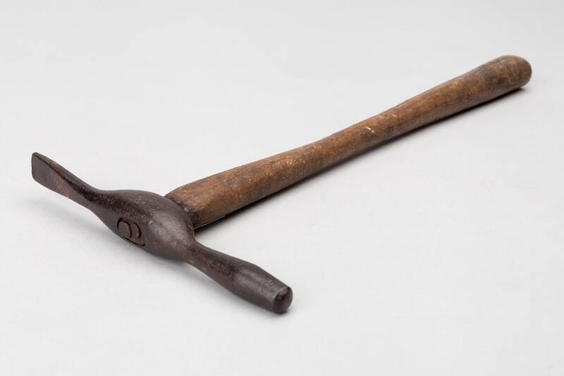 Tinsmith's Lightweight Cross Peen Hammer