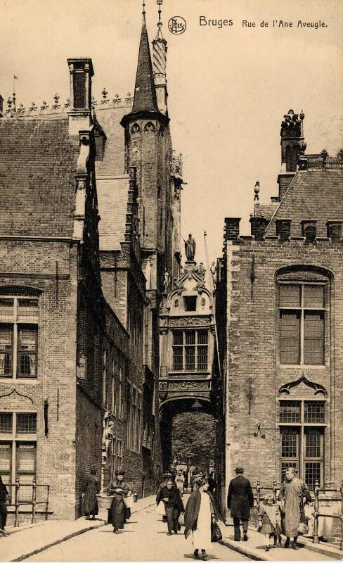 Bruges - Street scene with people (Rue de l'Ane Aveugle)