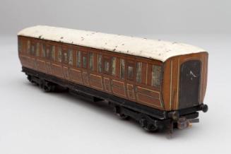Hornby Model LNER First/Third Class Carriage 42759