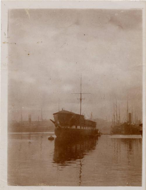 b/w photograph 'hms clyde'