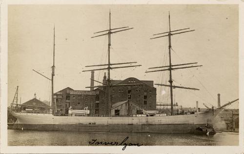 b/w postcard of 'inverlyone'