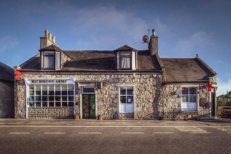 Digital photograph of empty Richmond Arms on a Friday evening