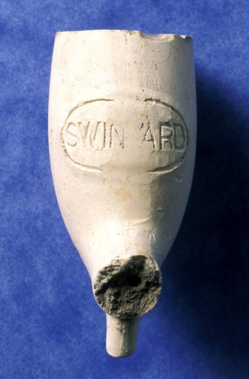 Clay pipe bowl marked "Swinyard"