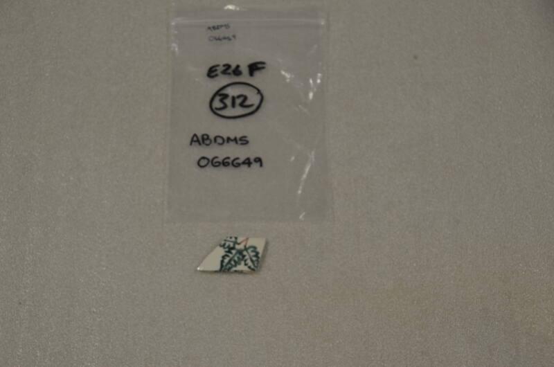 E26 sponge painted earthenware sherd.