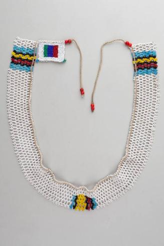 Wide bead necklace