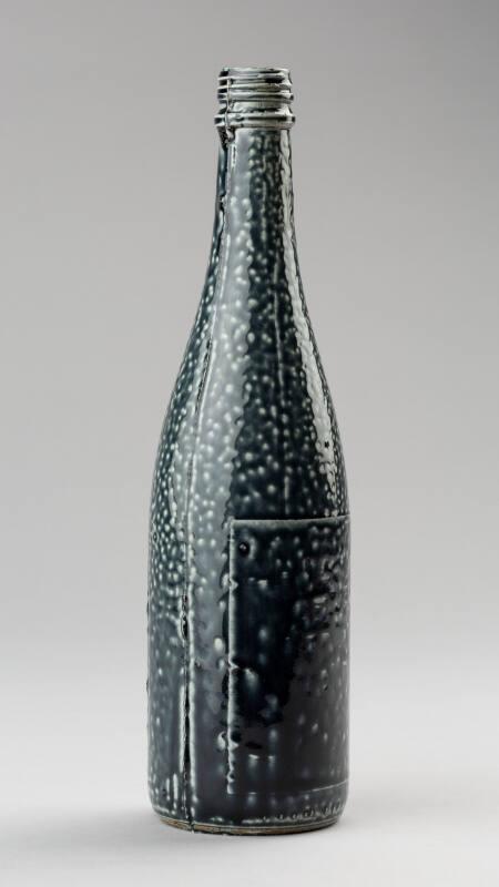 'Tonikku' Slip Cast Bottle
