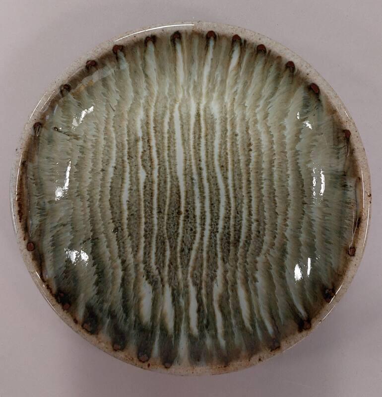 Shallow Circular Dish with Slip Trailed Pattern