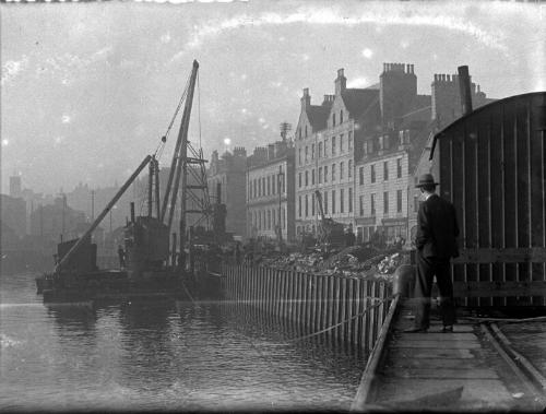 Construction Of Quayside at Victoria Dock