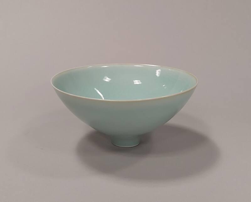 Porcelain Medium Footed Bowl with Celadon Glaze