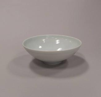 Medium Pale Blue Celadon Crackle Glaze Bowl