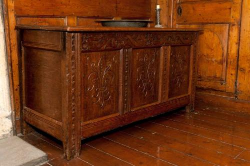 Oak Linen Chest