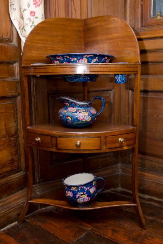 Mahogany Corner Washstand