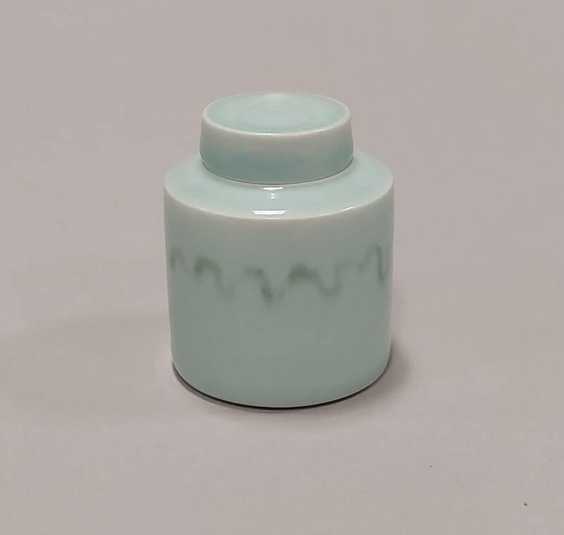 Porcelain Lidded Jar with Meandering Decoration