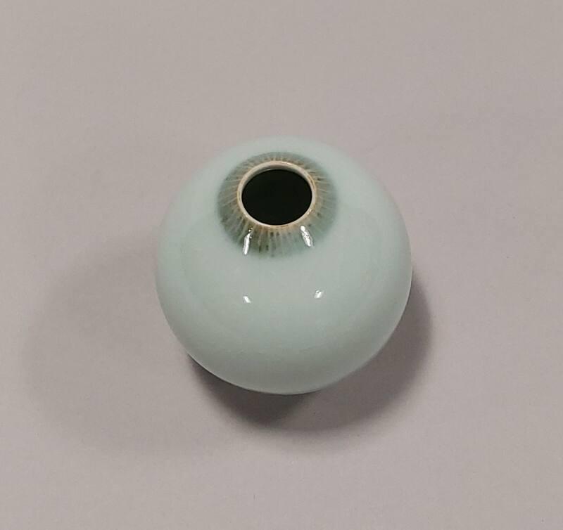 Porcelain Small Vessel with Sgraffito Band