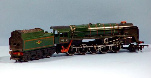 OO Gauge BR Locomotive (92220) and Tender