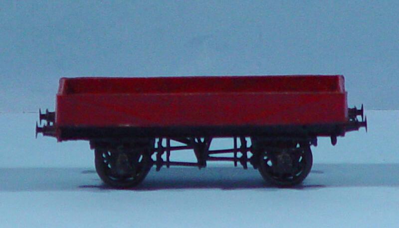 Oo Gauge Red Wagon