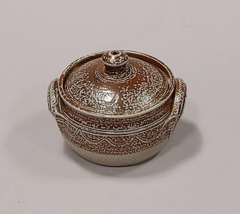 Small Stoneware Casserole Dish With Cover