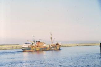 colour slide showing the trawler Seaward Venture in Aberdeen harbour