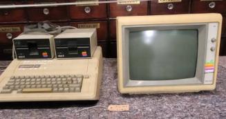 Apple IIe Computer With Taxan KX-1203B Monitor