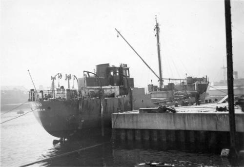 Black and White Photograph in album showing construction of 'Anno'