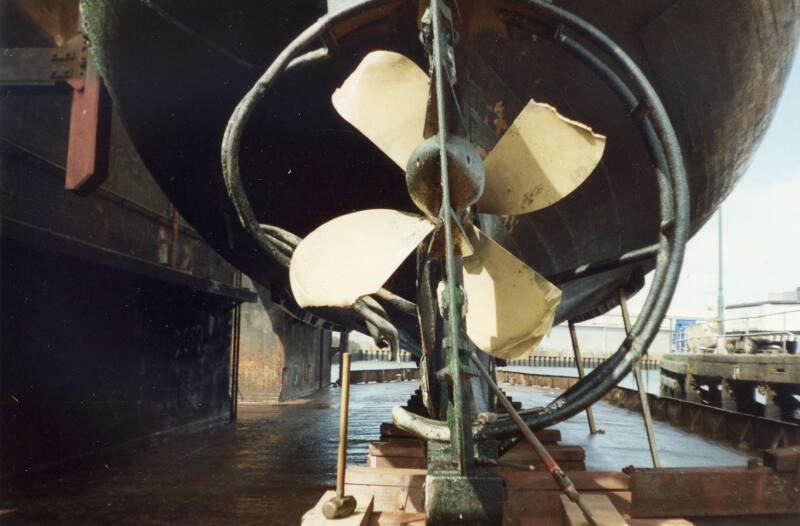 Colour Photograph Showing Damage To Propeller Of 'gleanaway' Which Went Ashore At Girdleness