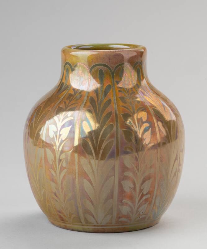 Lustre Vase