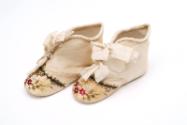 Cream Silk Embroidered Bootees